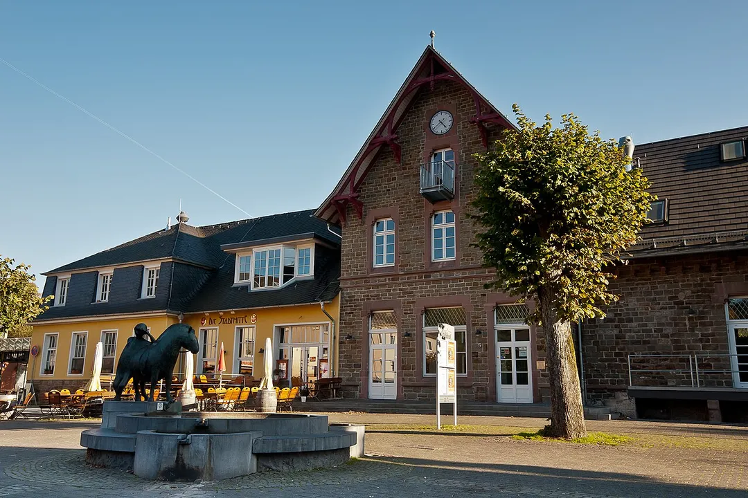 Overath, Denkmalnummer 118, Bahnhofsplatz 3-7 (Bahnhof Overath)
