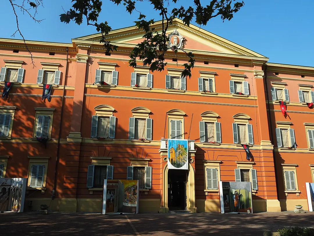 palazzo municipale - Monumento ai Caduti