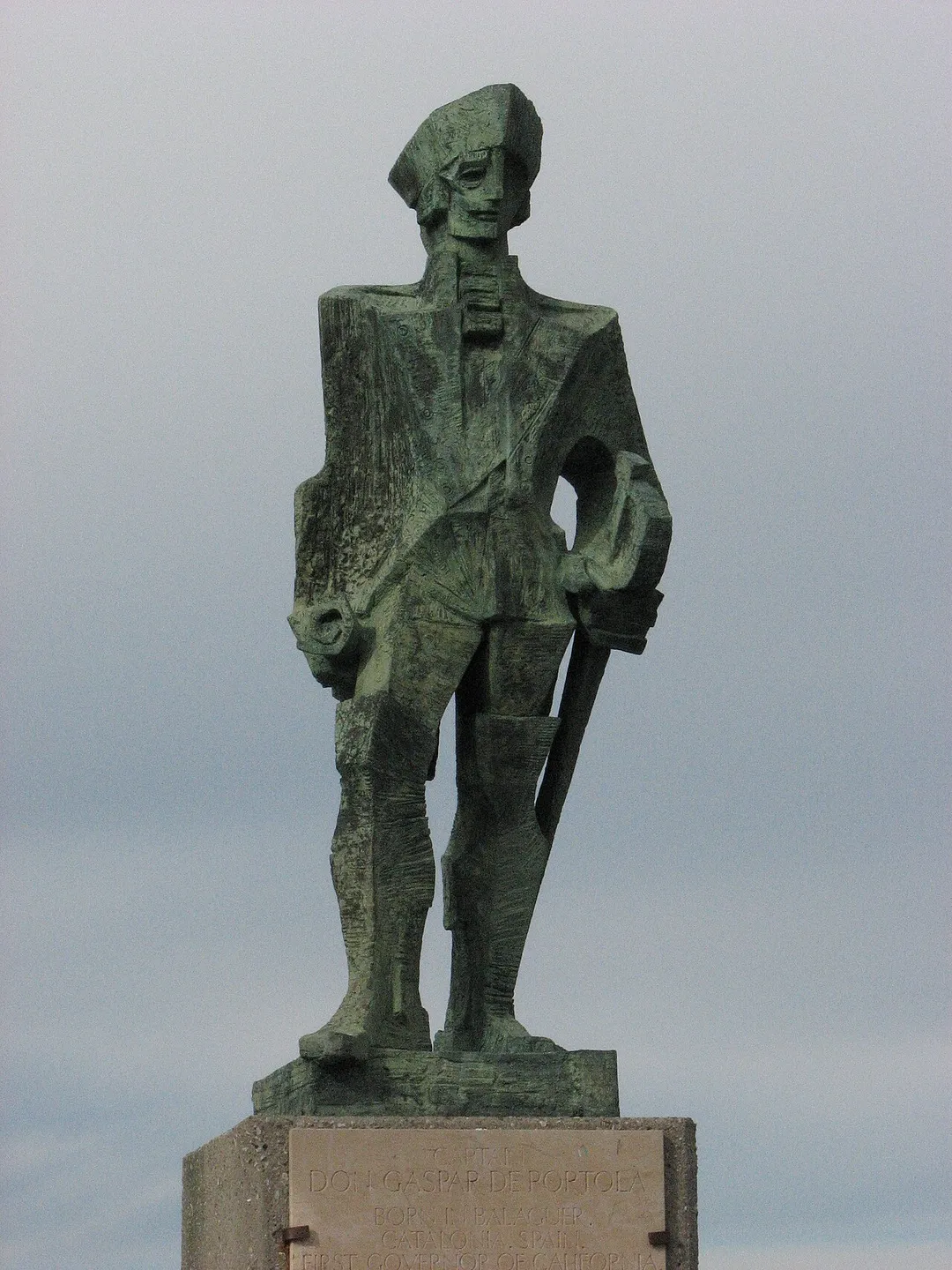 Statue of Gaspar de Portolà on Pacifica, California. Sculped by Josep Maria Subirachs and Francesc Carulla, it's 2'7 meters high and was donated to the State of California by Catalan Generalitat.
Estàtua de Gaspar de Portolà a la ciutat de Pacífica, Califòrnia, actualment agermanada amb Balaguer. Va ser esculpida per l'artista català Josep Maria Subirachs i Francesc Carulla i donada a l'Estat de Califòrnia per la Generalitat de Catalunya el 1988.