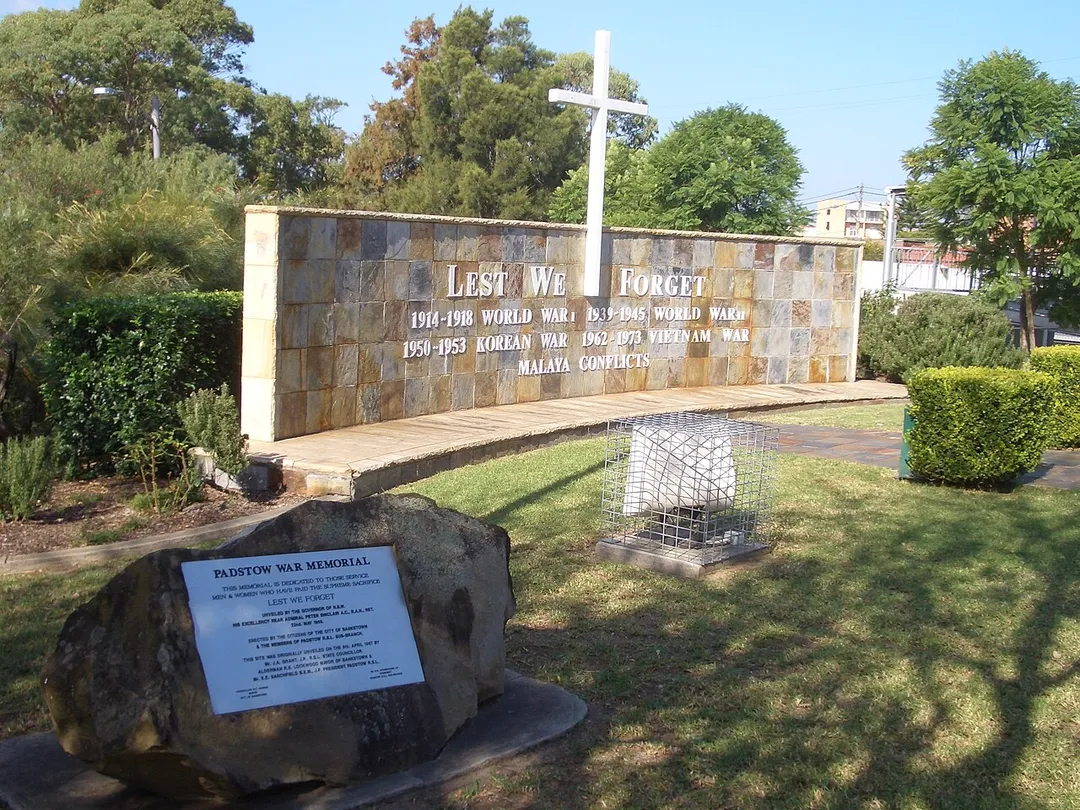 Padstow War Memorial, Memorial Drive