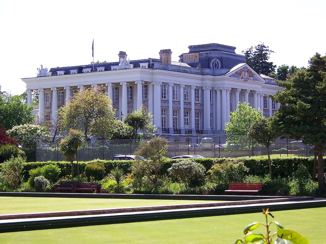 View of en:Oldway Mansion from north east.