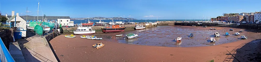 Panoramic photo of en:Paignton harbour in en:Devon.