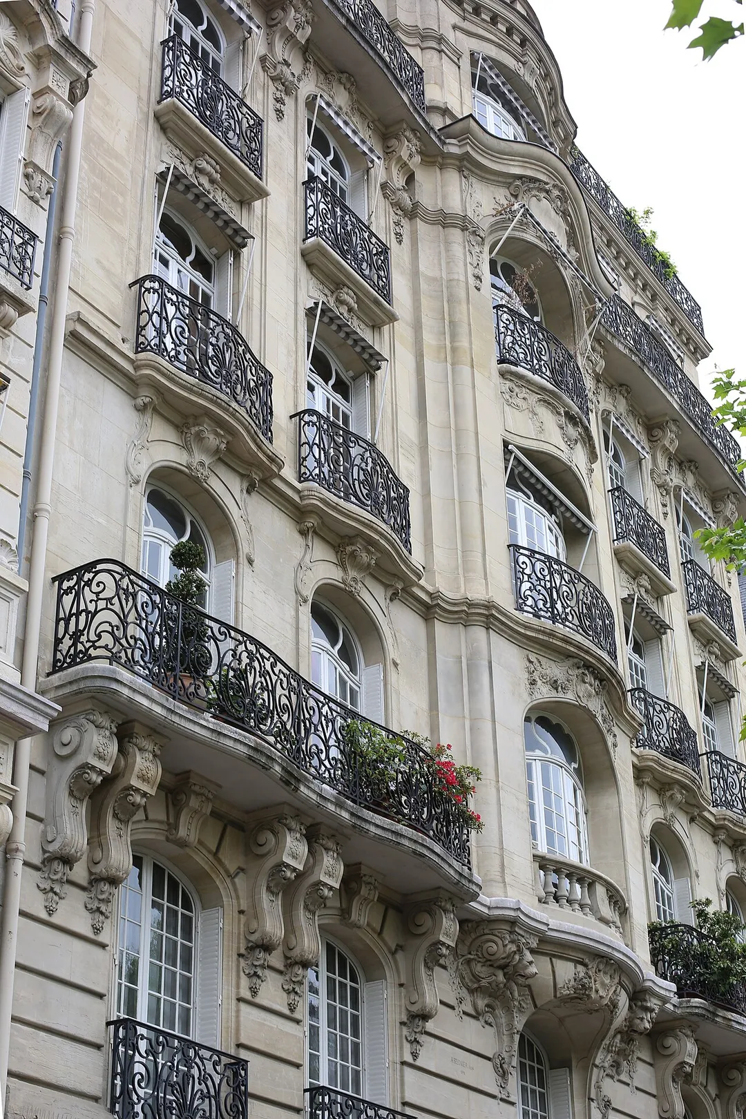 Luxembourg embassy in France, at the 4th floor of the building, 33 avenue Rapp, Paris.