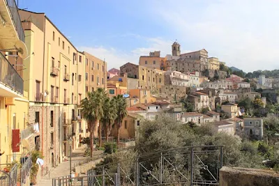 Veduta del centro storico di Patti