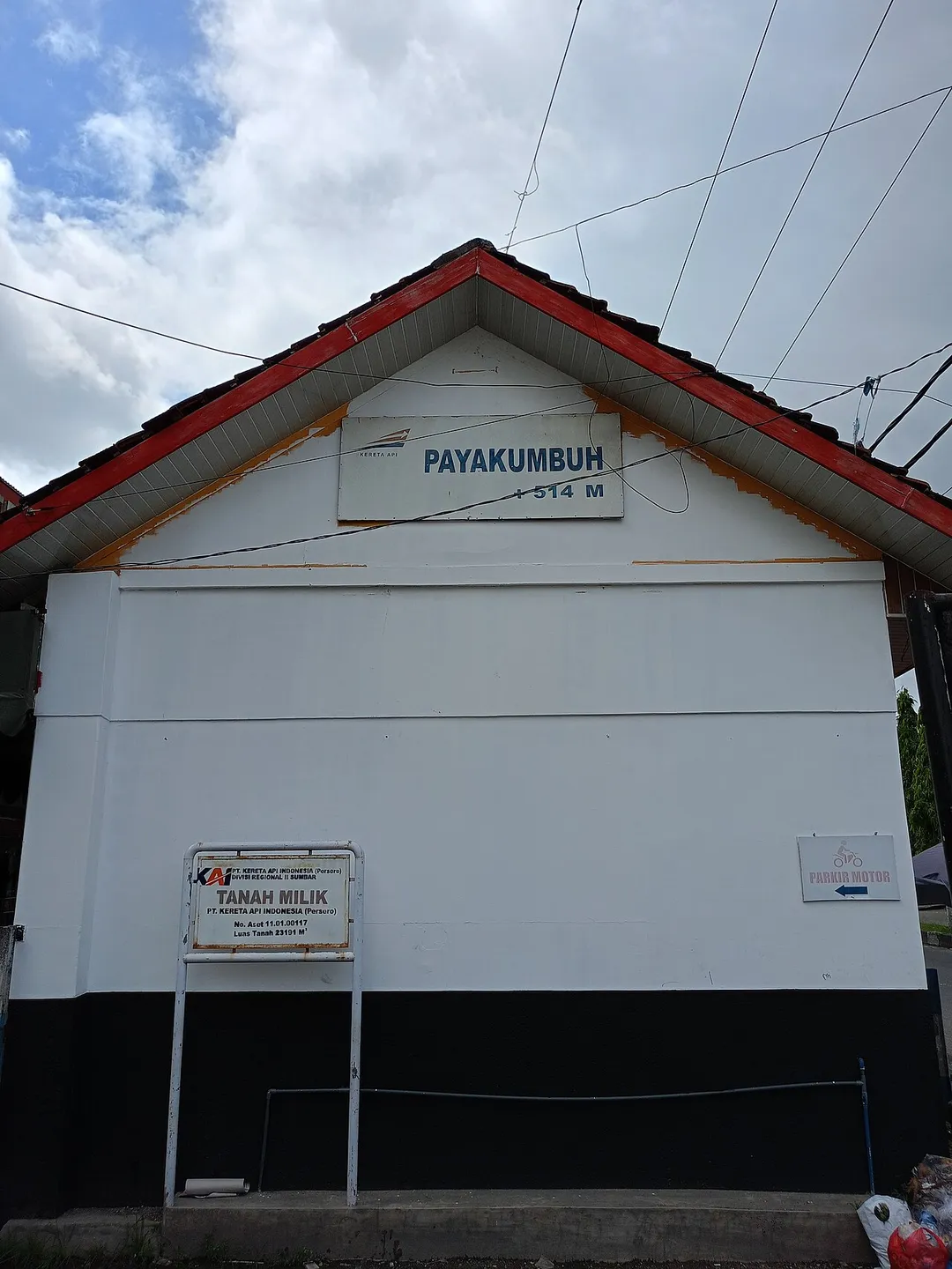 Stasiun Payakumbuh di di Parit Rantang, Payakumbuh Barat, Payakumbuh.