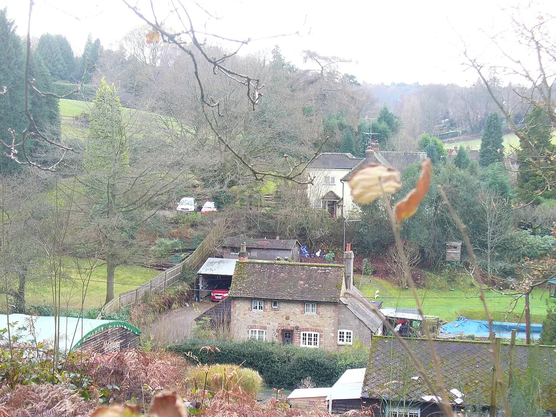 Mackies Hill, Peaslake