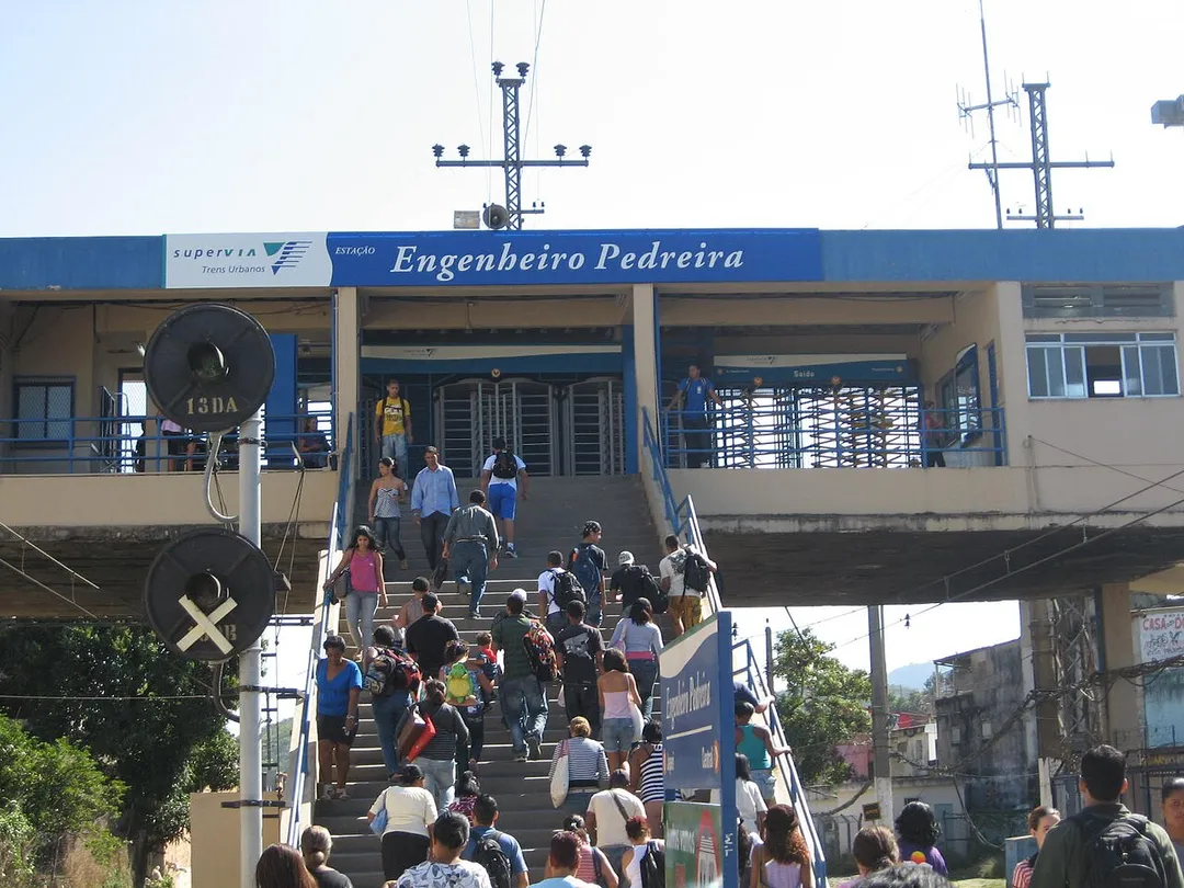 Vista da estação ferroviária de Engenheiro Pedreira, em Japeri, RJ.
