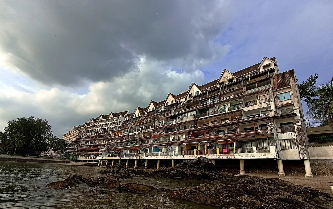 Blocks of holiday apartments at a Port Dickson suburb of Bagan Pinang. The block at the far left is a 4-star hotel, Corus Paradise Resort.