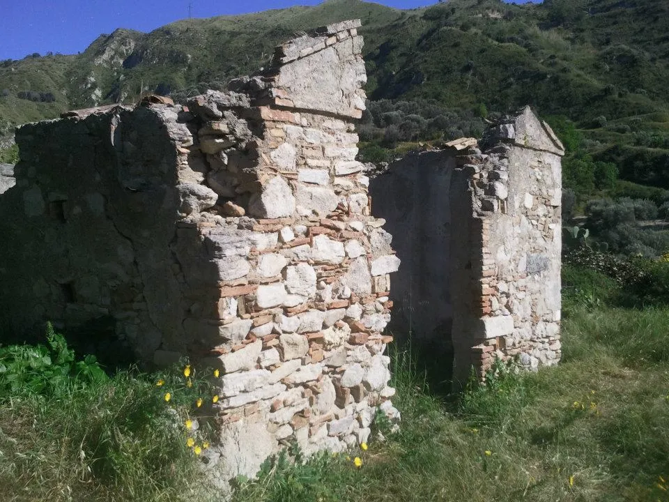 Ruderi del monastero di San Filippo d'Argirò a Pellaro.