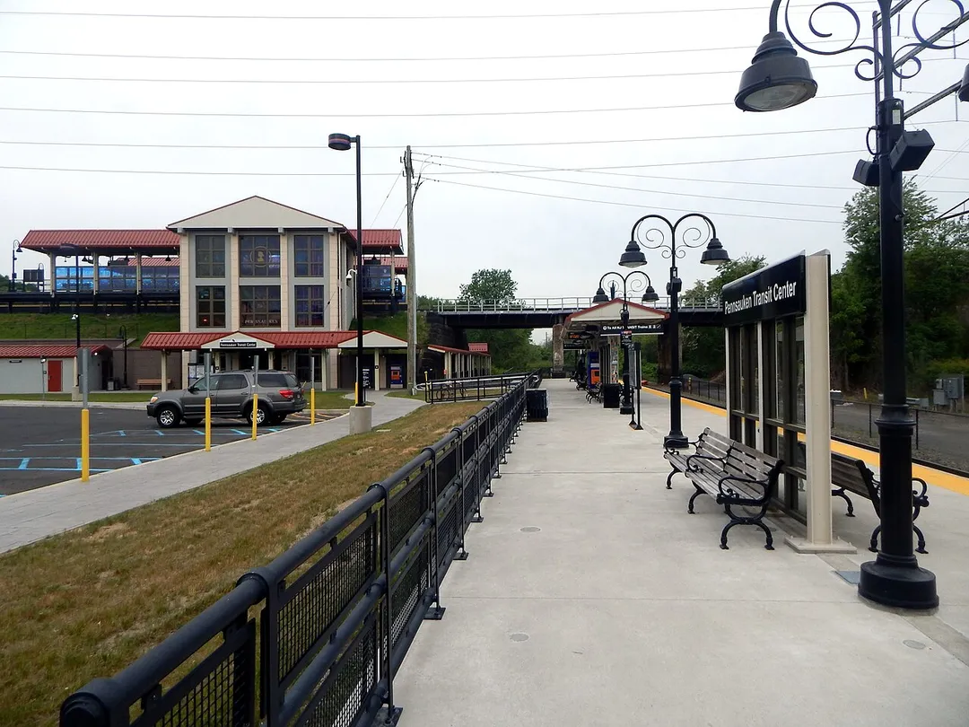 Pennsauken Transit Center from River Line platform, May 2015