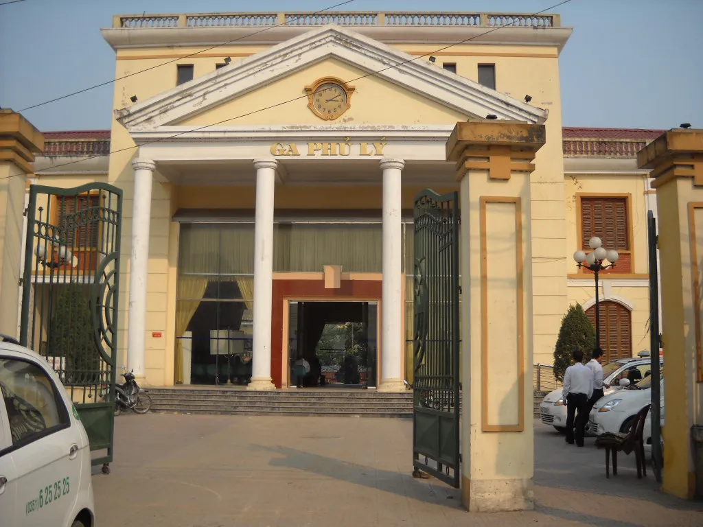 Phủ Lý Train Station, in Hà Nam Province.