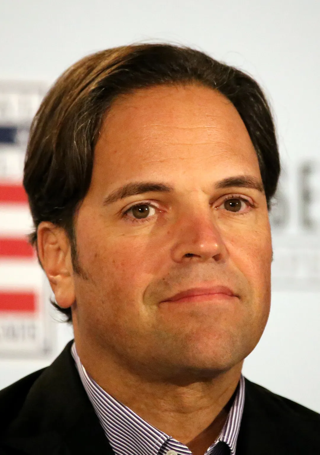 Mike Piazza awaits the start of the 2016 Baseball Hall of Fame press conference