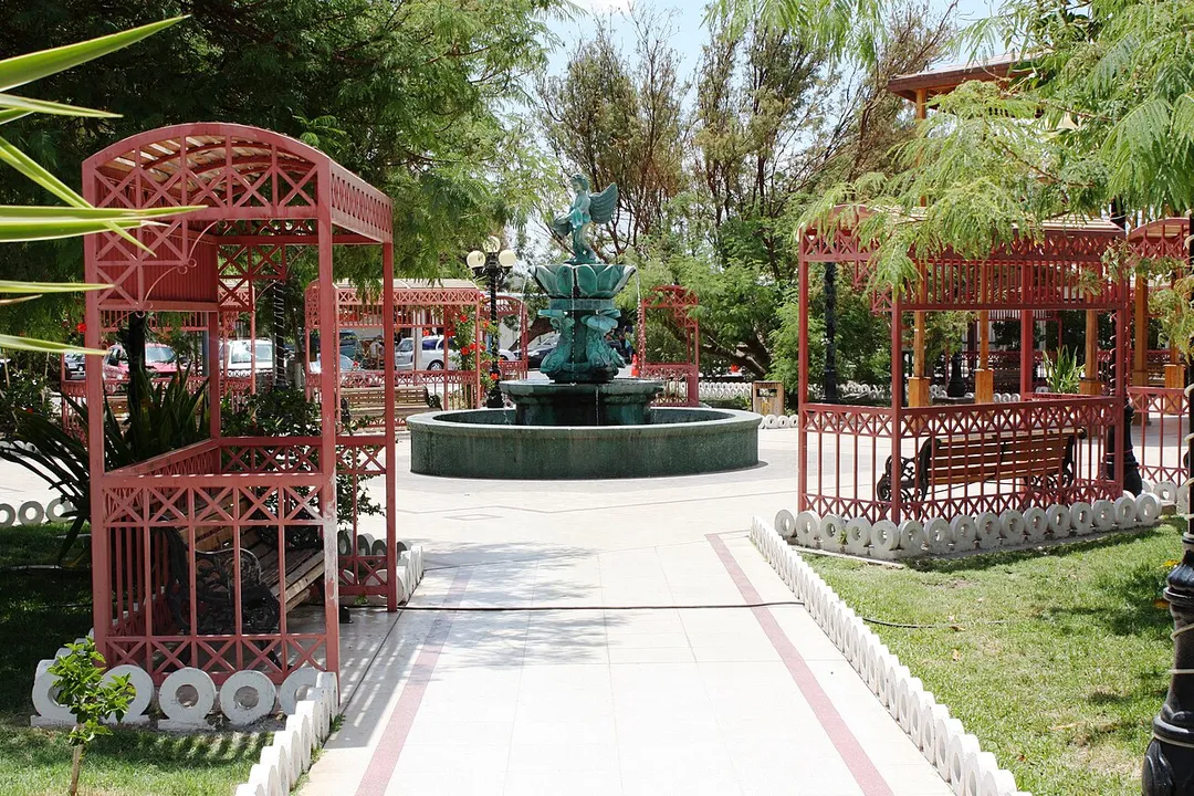 Plaza pública de Pica