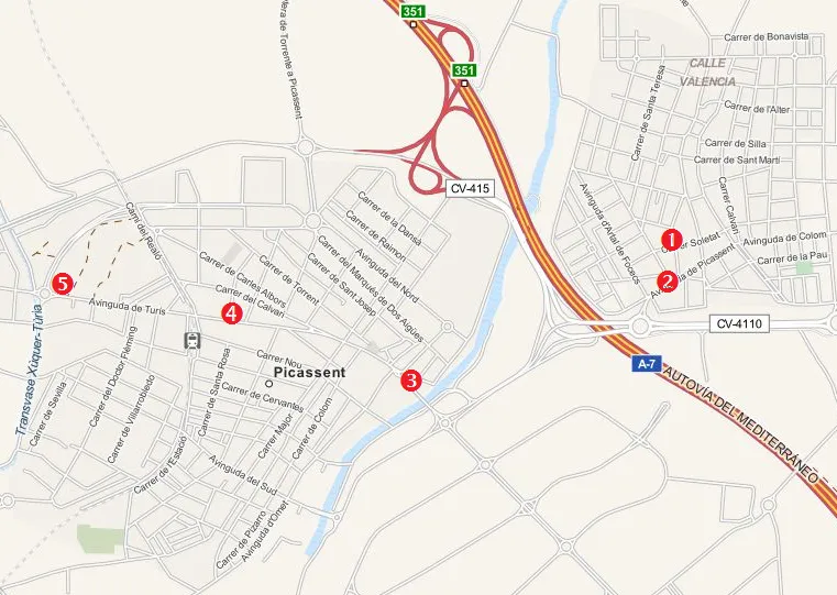 Crimen de Alcácer. Mapa de Picasent (a la izquierda) y Alcácer (a la derecha). (1) Ambulatorio de Alcácer; (2) Avenida Ricardo Hernández; (3) Gasolinera Mari; (4) Calle Padre Guaita; (5) Discoteca Coolor.