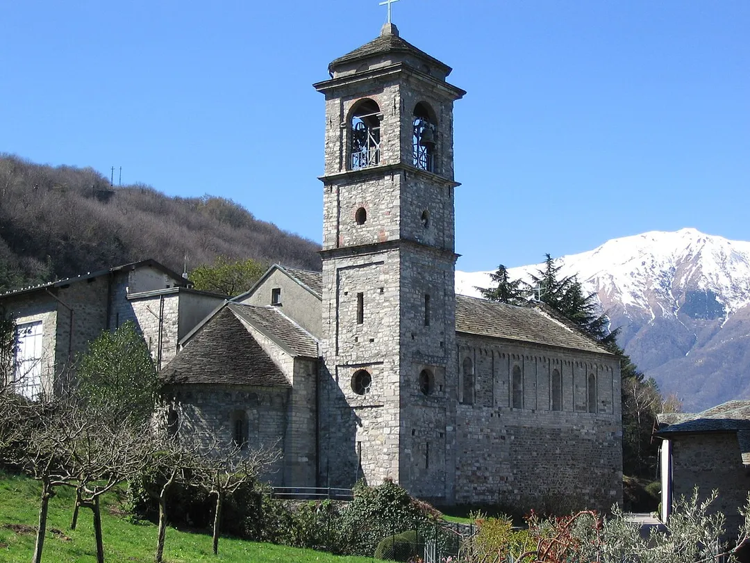 Priorato di Piona: back view of the abbey. Picture by: Giorces.