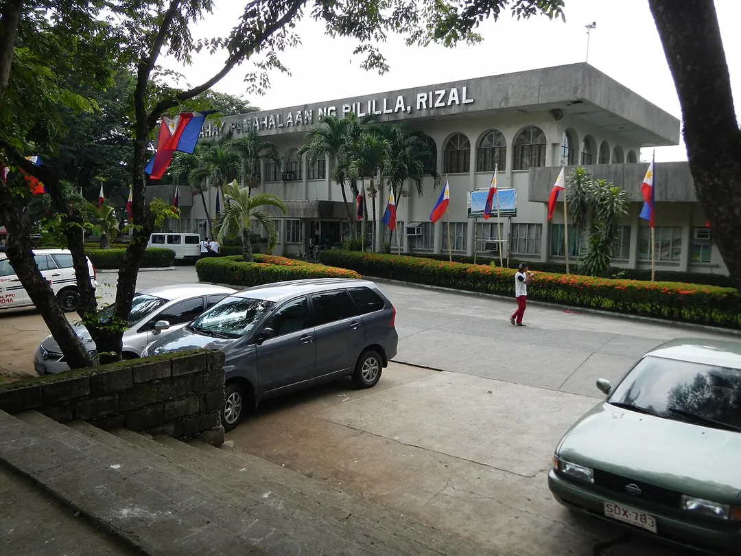 The Municipal Part and Ynares Stage, Plaza, including the Park and "Perya" surrounding the Municipal Building - Hall of   --- Pililla, Rizal [1] is a first class urban municipality in the province of Rizal,[2] Philippines with a population of 59,527 inhabitants in 9,001 households, and known as the Green Field Municipality of Rizal,   just few kilometers away from Tanay, Rizal and subdivided into 9 barangays.Election results 2013 [3] Quisao / Land area: 73.90 km² Founded: 1583 Coordinates:   14°26'45"N   121°19'48"E Profile Pililla benefits from RE investment windfalls New wind farm in Rizal A visit to Sitio Bugarin, Pililla, Rizal Alternergy sets aside $380 million for two Rizal wind projects Alternergy Wind One Corporation will be investing $380 million for two wind power projects of 67-megawatt capacity each in Rizal province; the planned Mount Sembrano wind power facility will come next.