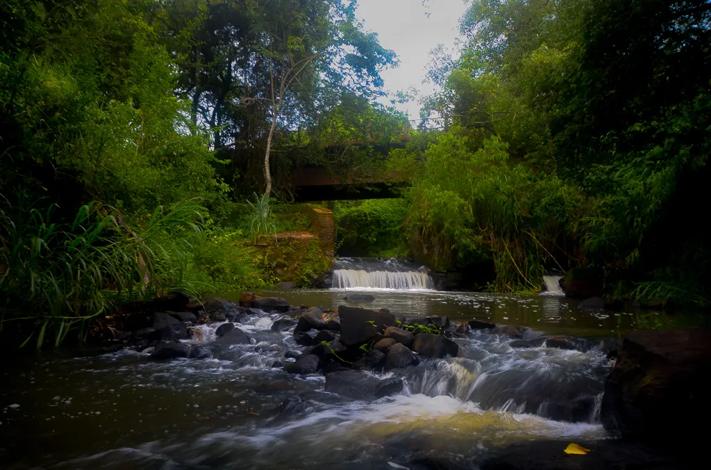 Esse é o Rio das Pedras afluente do Rio Mogi Guaçu. Fica no municipio de Pirassununga SP