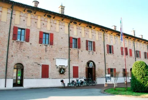 Veduta frontale del Palazzo Municipale di Poggio Rusco