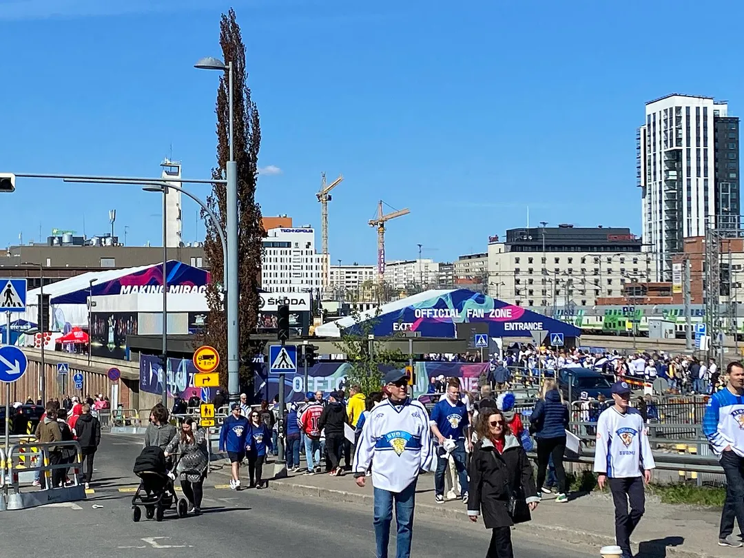 A "Fan Zone" de Tampere nas inmediacións da estación de tren.