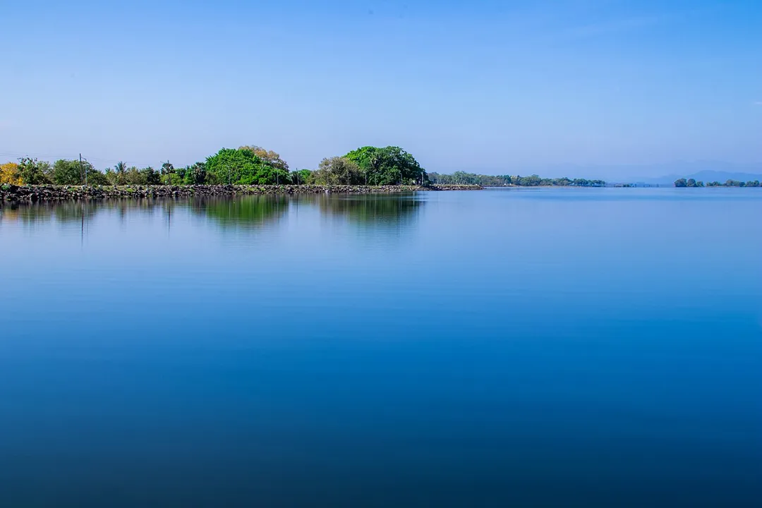 Parakrama Samudra tank was built in Polonnaruwa Kingdom by King Parakramabahu.