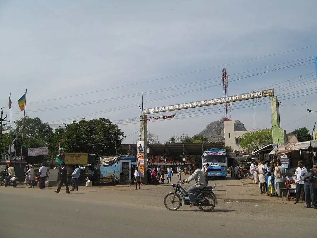 Polur Busstand