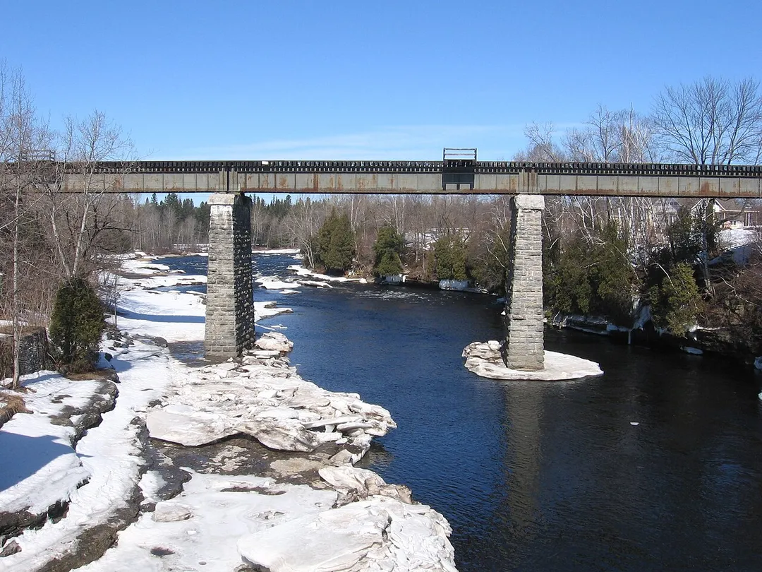 Pont-Rouge Railroad Bridge