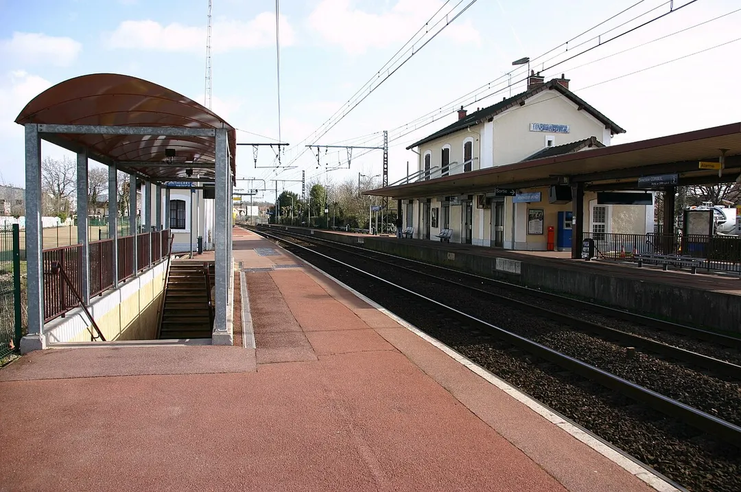La gare de Ponthierry - Pringy,  Saint-Fargeau-Ponthierry, département de la  Seine-et-Marne (France)