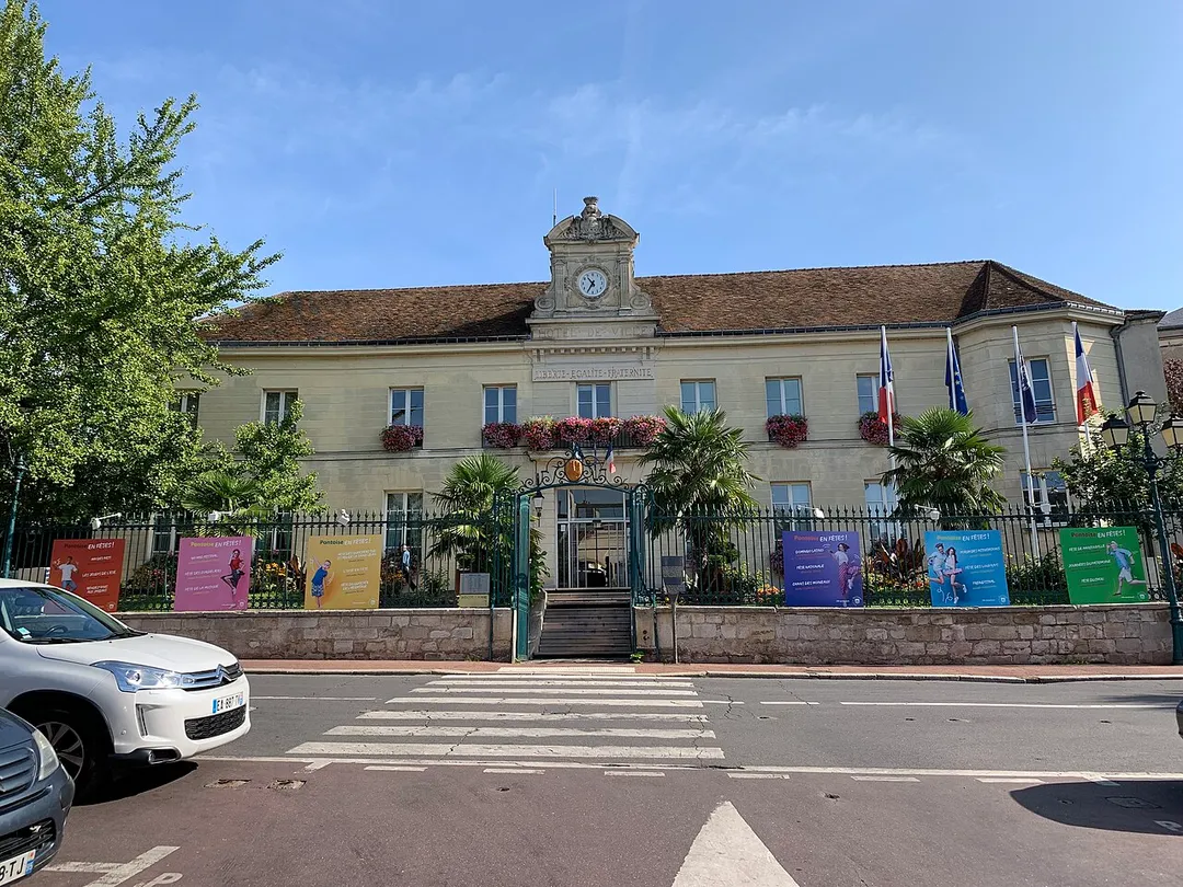 Hôtel de ville de Pontoise.