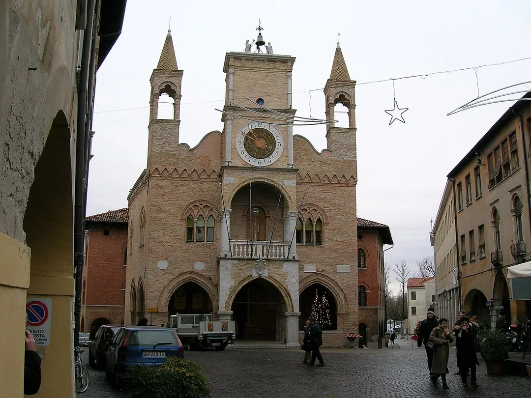 Palazzo Comunale di Pordenone (1291 - 1365).