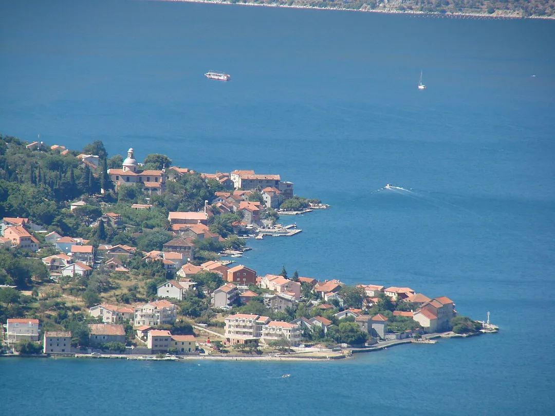 Prcanj Town Center