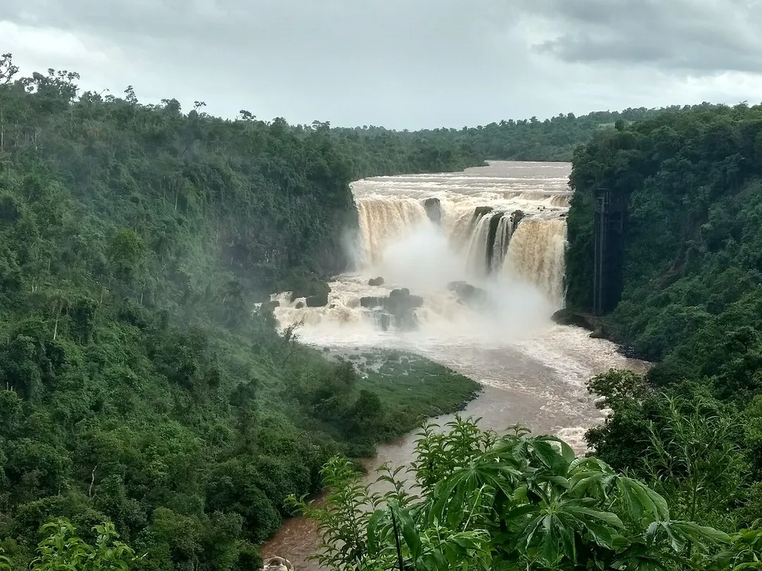 Saltos del Monday, sobre el río Monday (Ciudad de Presidente Franco, Alto Paraná, Paraguay)