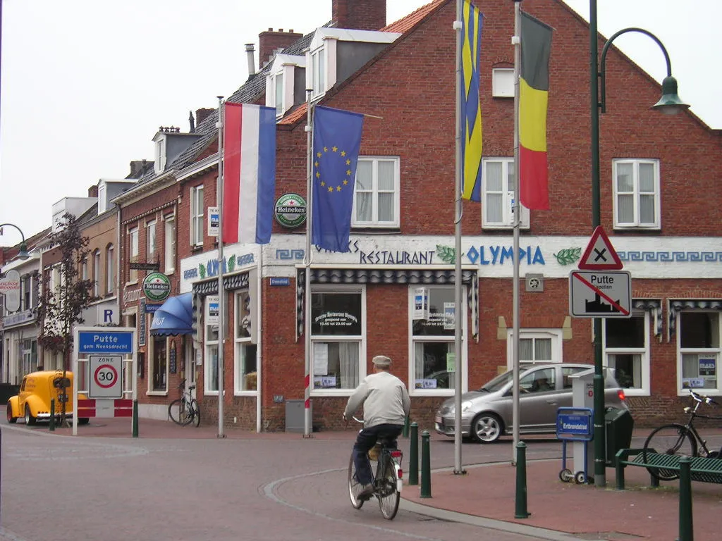 The border between Belgium and The Netherlands in Putte (see here).