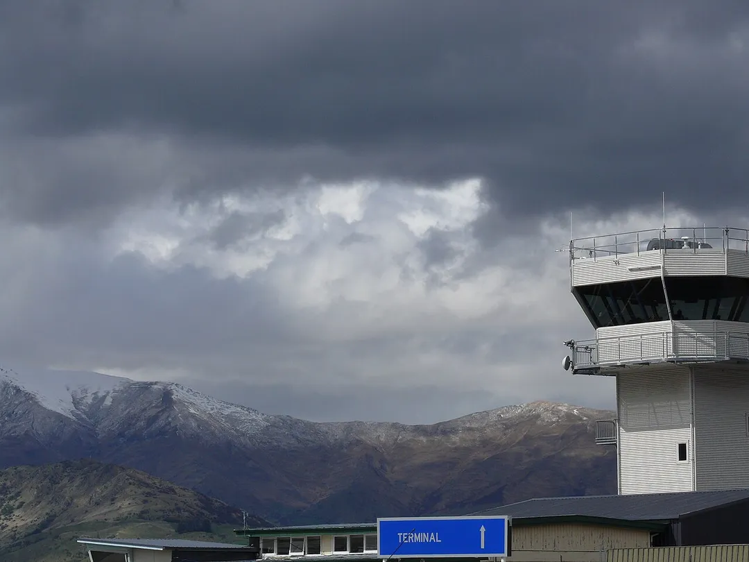 Airport Quenstown(NZ), control tower