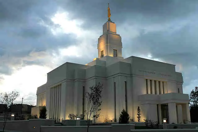Photo of the Quetzaltenango Guatemala Temple of The Church of Jesus Christ of Latter-day Saints.