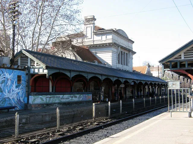 Quilmes Train Station