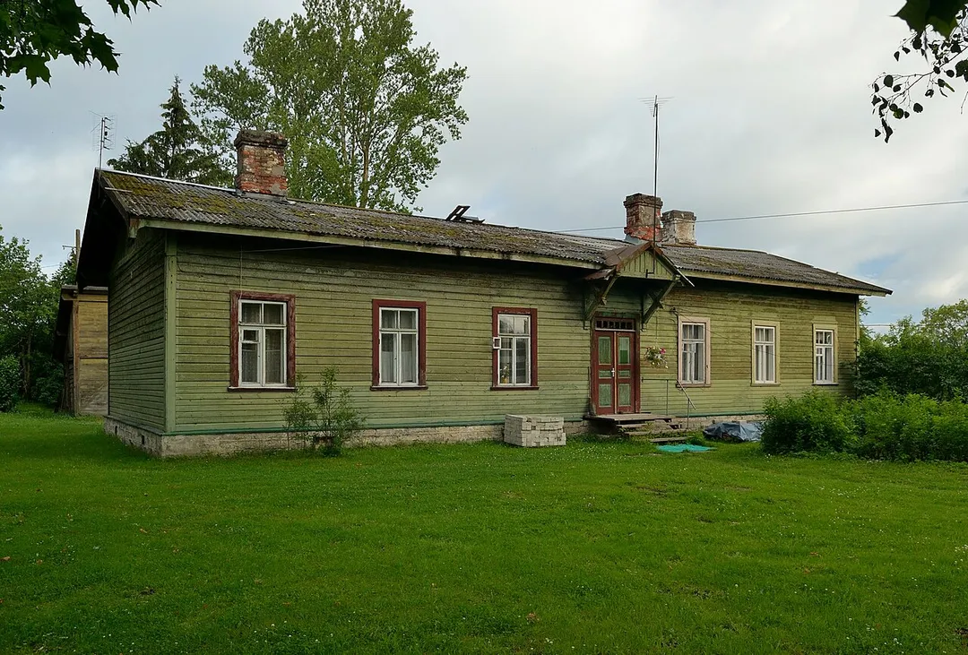 Raasiku railway station house