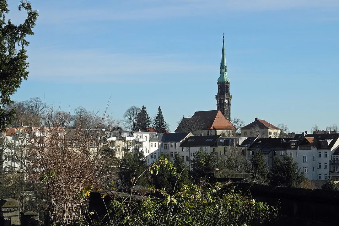 Blick vom Friedhof Radeberg zur Stadt und zur evangelischen Stadtkirche