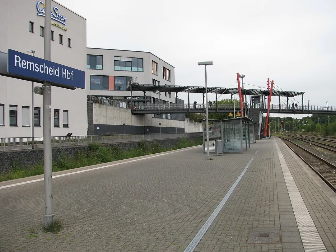 der Bahnsteig im Hauptbahnhof von Remscheid