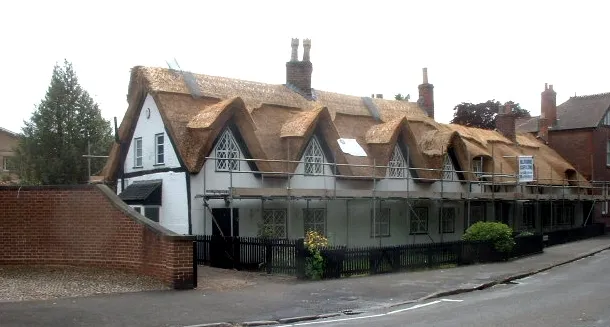 Repton cottages being thatched in South Derbyshire 2