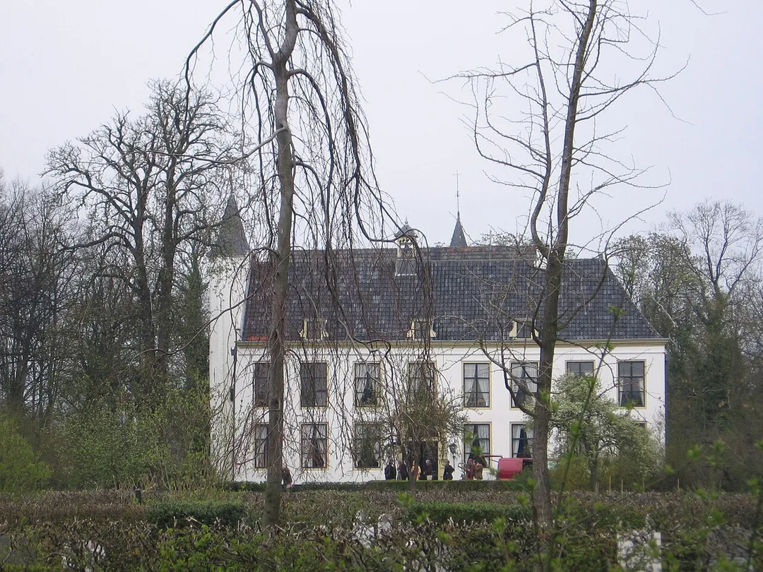 Rhoon, Albrandswaard, This is an image of rijksmonument number 32473Information from structured data:
location of creation: Albrandswaard→South Holland→Netherlands
depicts instance of: Kasteel van Rhoon→château→type of building→classification scheme→variable-order class