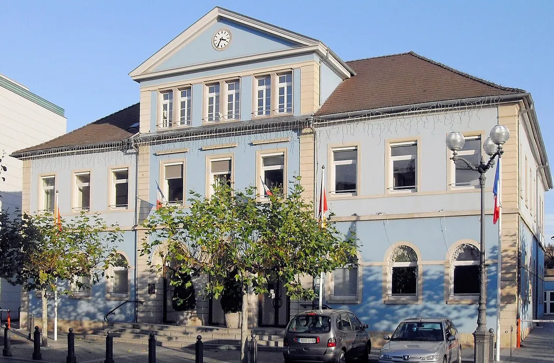 L'hôtel de ville et l'ancienne école de Riedisheim
