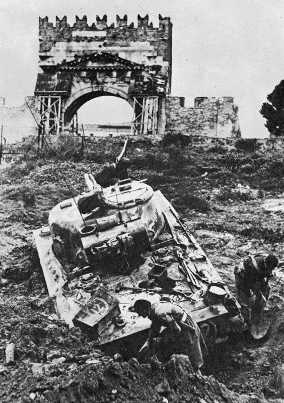 The Arch of Augustus in Rimini in 1944