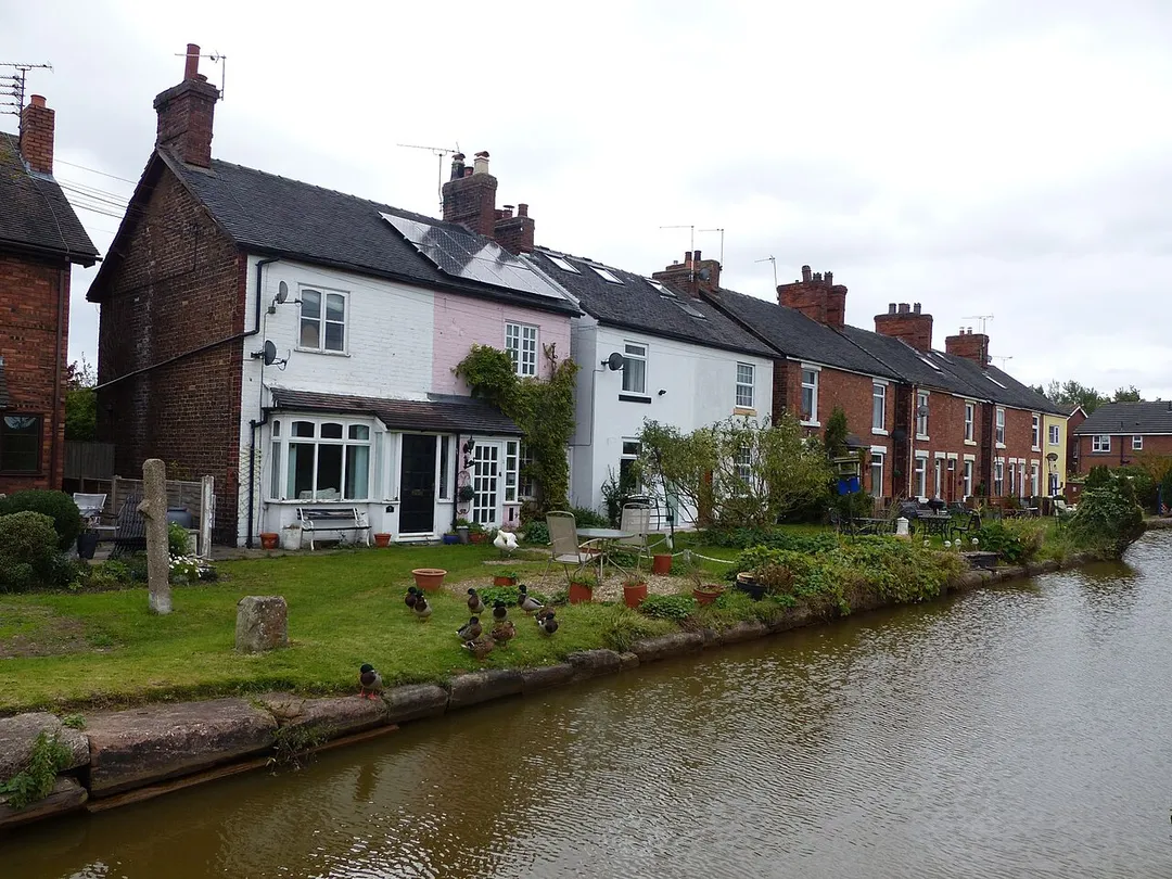 Cottages beside the Trent and Mersey Canal