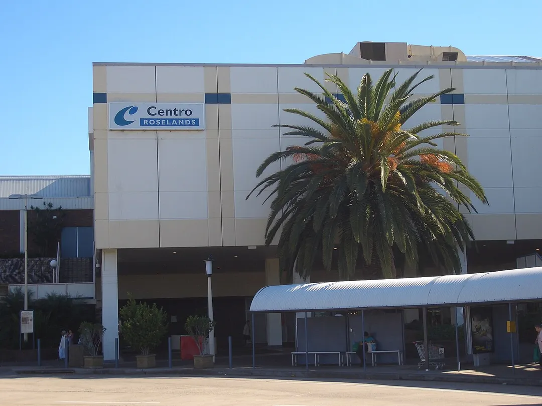Roselands Centro Shopping Centre, Roseland Avenue entrance