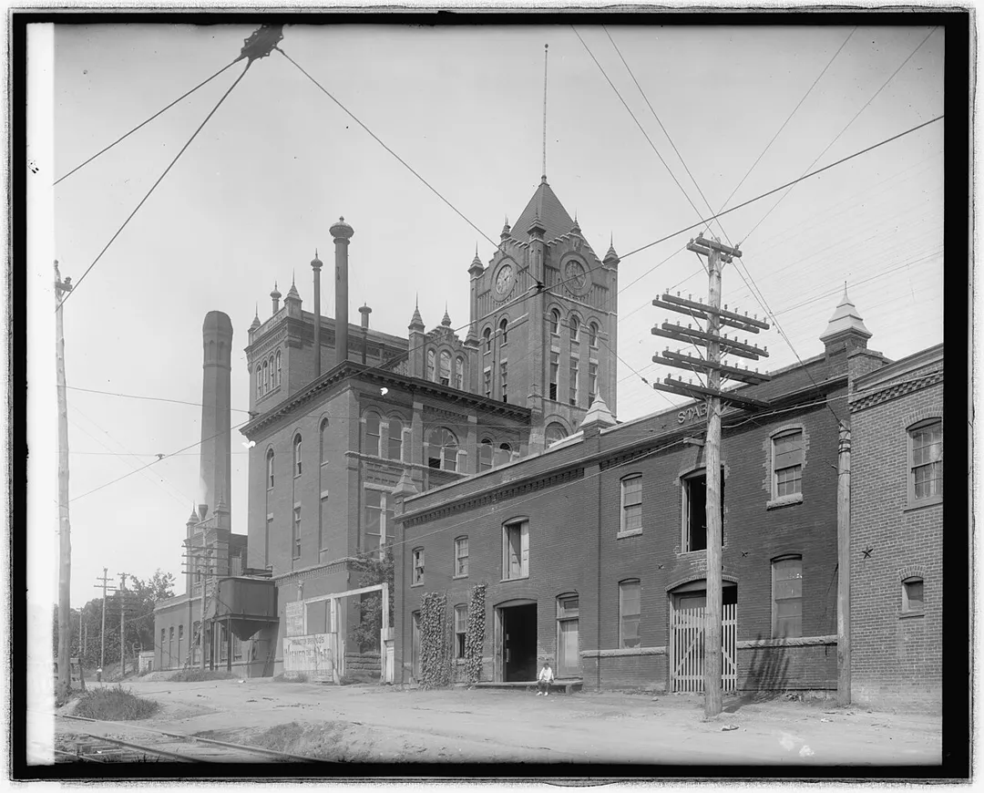 Title: Arlington Brewing Co.
Abstract/medium: 1 negative : glass ; 8 x 10 in. or smaller