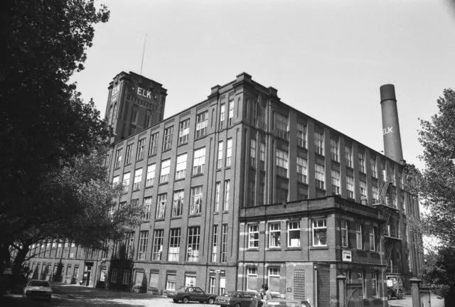 Elk Mill, on the Chadderton-Royton boundary, in Greater Manchester, England.

Built 1926 and driven by a Parsons steam turbine that drove the mill by ropes and the neighbouring Shiloh Mills by electricity. It used cotton mules until 1974. Scrapped in 1983. Closed in 1998. Demolished in 1999.