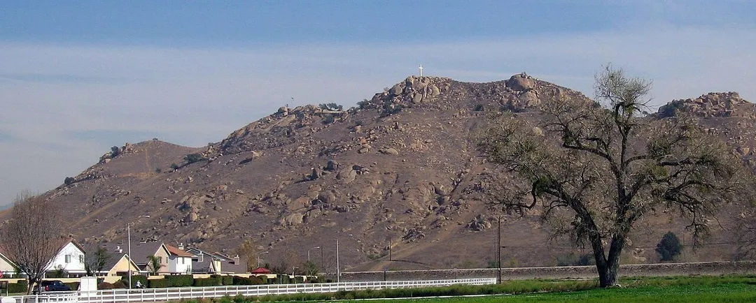 Mount Rubidoux — in the City of Riverside, California.

Photo taken 6 Feb 2007 from Rubidoux, Riverside County, California by Takwish with a Canon PowerShot S70.
