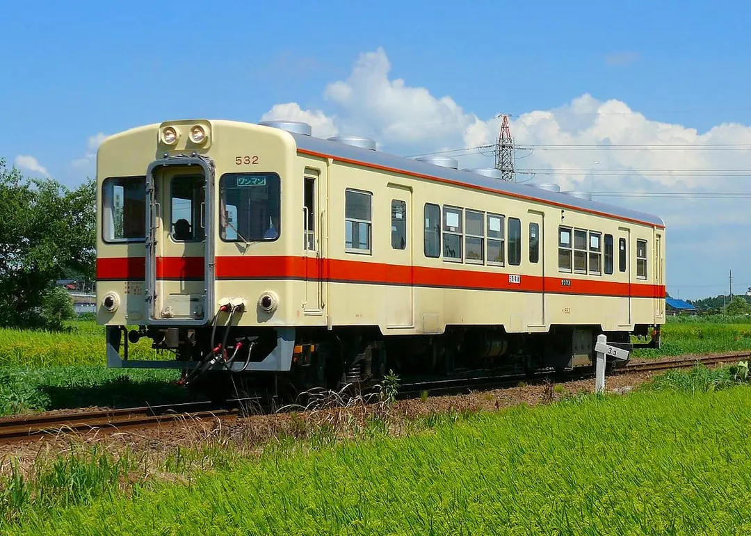 Kanto Railway Type Kiha532 Diesel railcar(Japan). 

関東鉄道竜ヶ崎線のキハ532形気動車　入地～竜ヶ崎の駅間にて公道より撮影