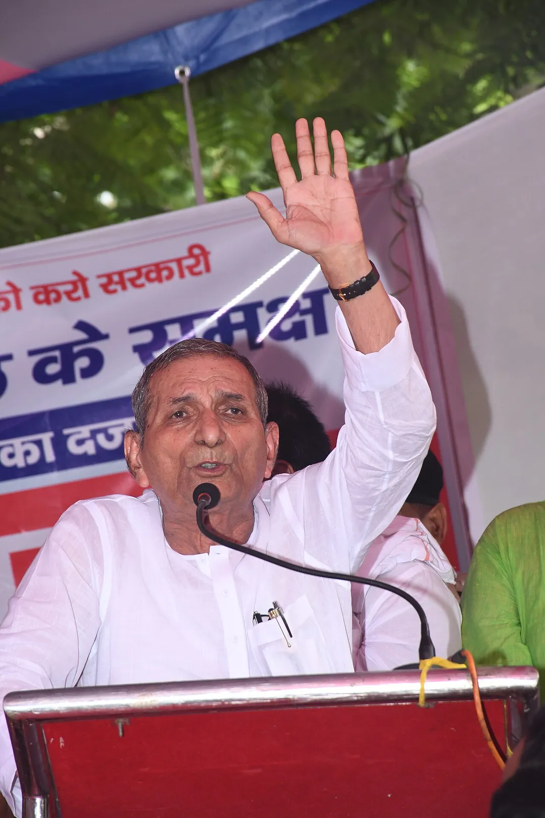 Shatrughan Prasad Singh, senior leader and former Member of Parliament of the Communist Party of India, addressing protesting contractual teachers at Gardanibagh, Patna, Bihar, on 11 July 2023.