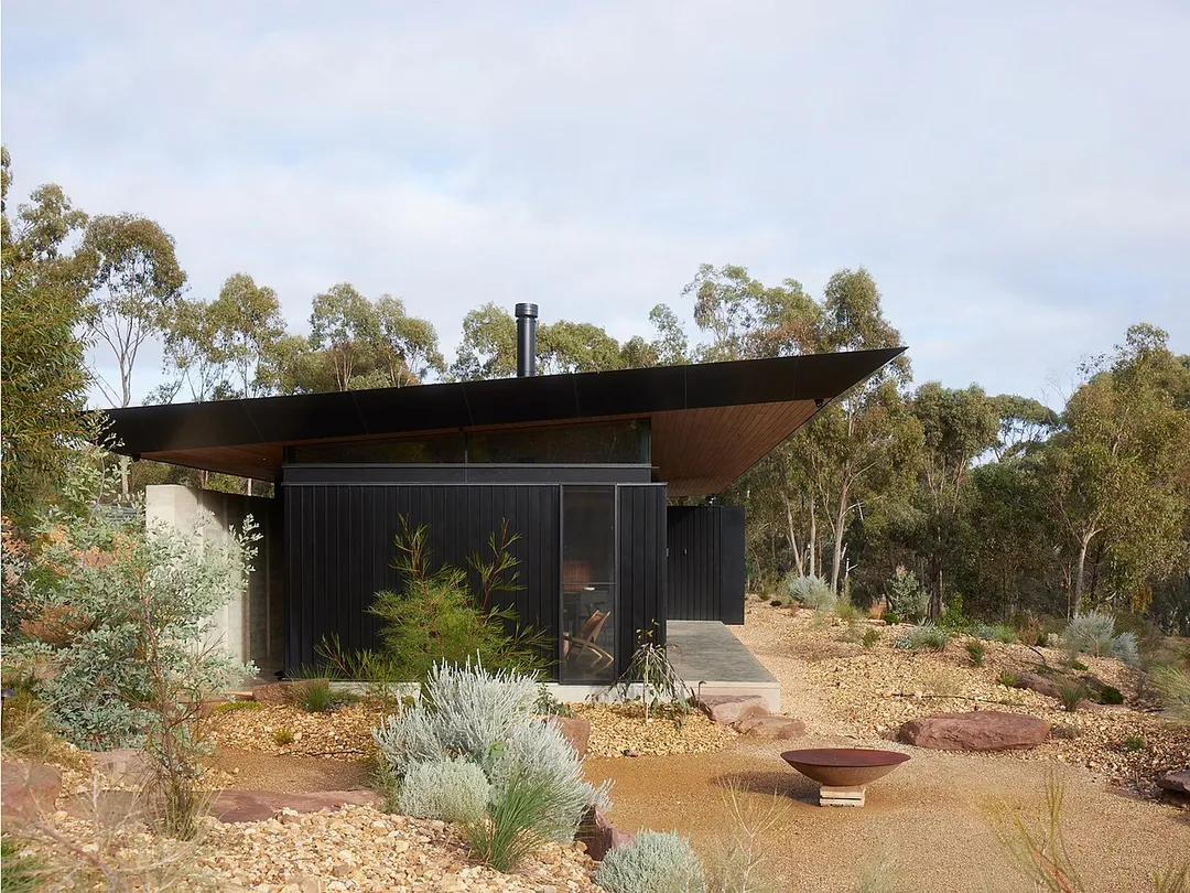 House on the Mornington Peninsula, Victoria, Australia by Behalf Architects